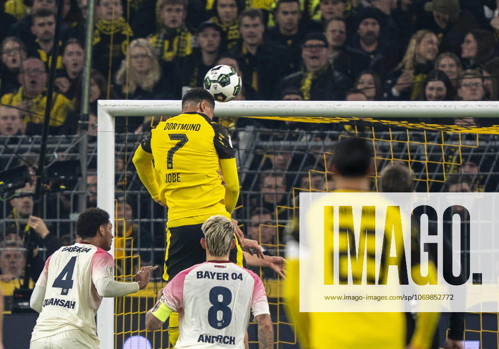 Header, header Jobe BELLINGHAM Borussia Dortmund, 7 Borussia Dortmund Bayer Leverkusen, DFB Pokal Round of 16 in Dortmund, Signal Iduna Park DFL regulations prohibit any use of photographs as image sequences and or quasi video