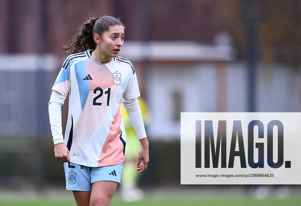 Soccer European Championship Qualification U19 Juniors Germany Spain on 02 12 2025 at the Sportschule Wedau in Duisburg Elene Gurtubay Spain DFB regulations prohibit any use of photographs as image sequences and or quasi video Nordrhein Westfalen Germany
