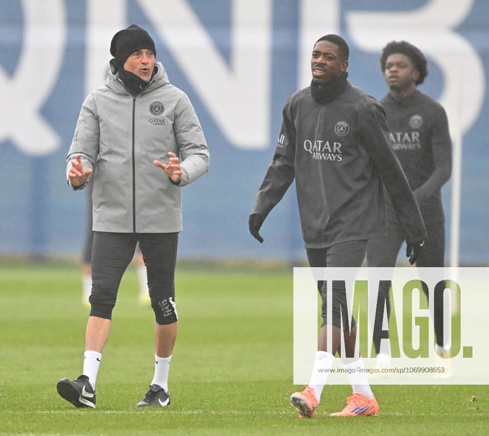 Paris Saint-Germain media day at the PSG Campus POISSY, FRANCE - DECEMBER 04: Head coach of PSG Luis Enrique (L) and Ousmane Dembele (R) gesture during a training session on media day at the PSG Campus in Poissy, west of Paris, France on December 04, 2025. Mustafa Yalcin Anadolu Poissy France. Editorial use only. Please get in touch for any other usage.