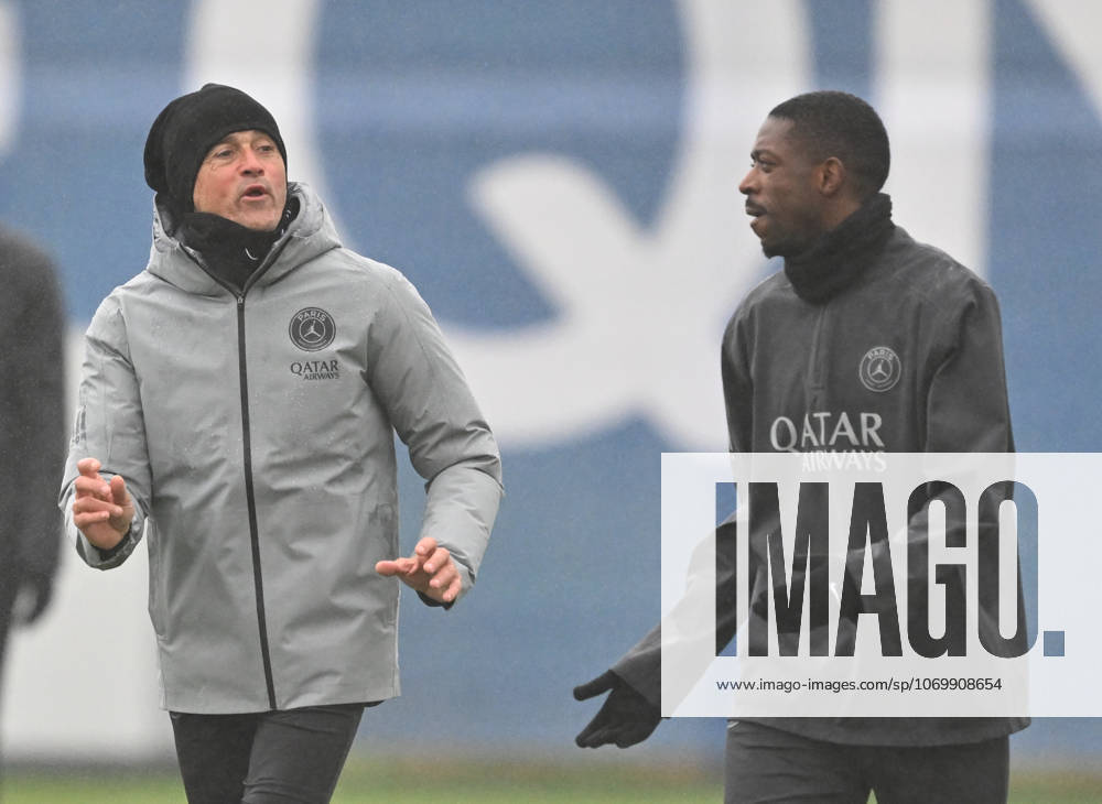 Paris Saint-Germain media day at the PSG Campus POISSY, FRANCE - DECEMBER 04: Head coach of PSG Luis Enrique (L) and Ousmane Dembele (R) gesture during a training session on media day at the PSG Campus in Poissy, west of Paris, France on December 04, 2025. Mustafa Yalcin Anadolu Poissy France. Editorial use only. Please get in touch for any other usage.