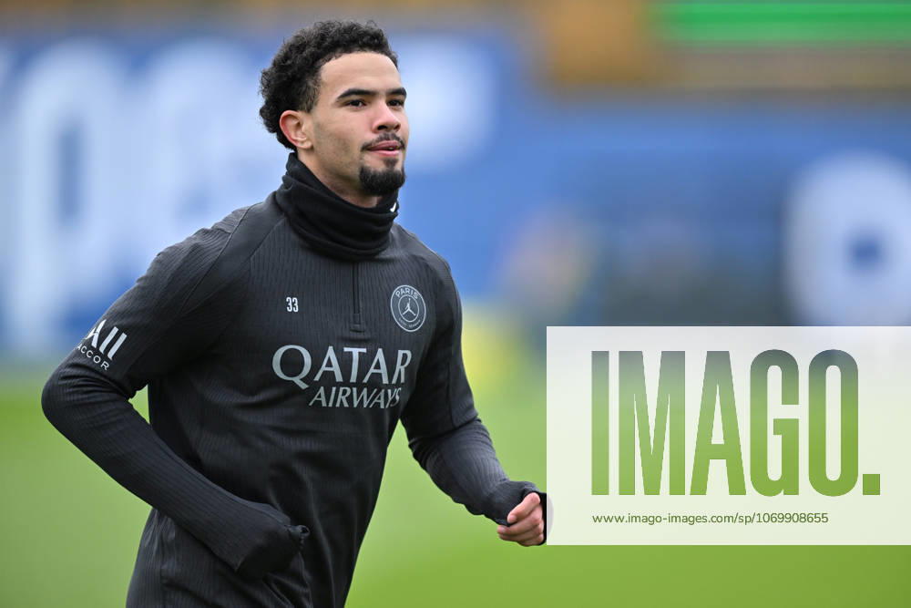 Paris Saint-Germain media day at the PSG Campus POISSY, FRANCE - DECEMBER 04: Player of Paris Saint-Germain Warren Zaire-Emery runs during a training session on media day at the PSG Campus in Poissy, west of Paris, France on December 04, 2025. Mustafa Yalcin Anadolu Poissy France. Editorial use only. Please get in touch for any other usage.