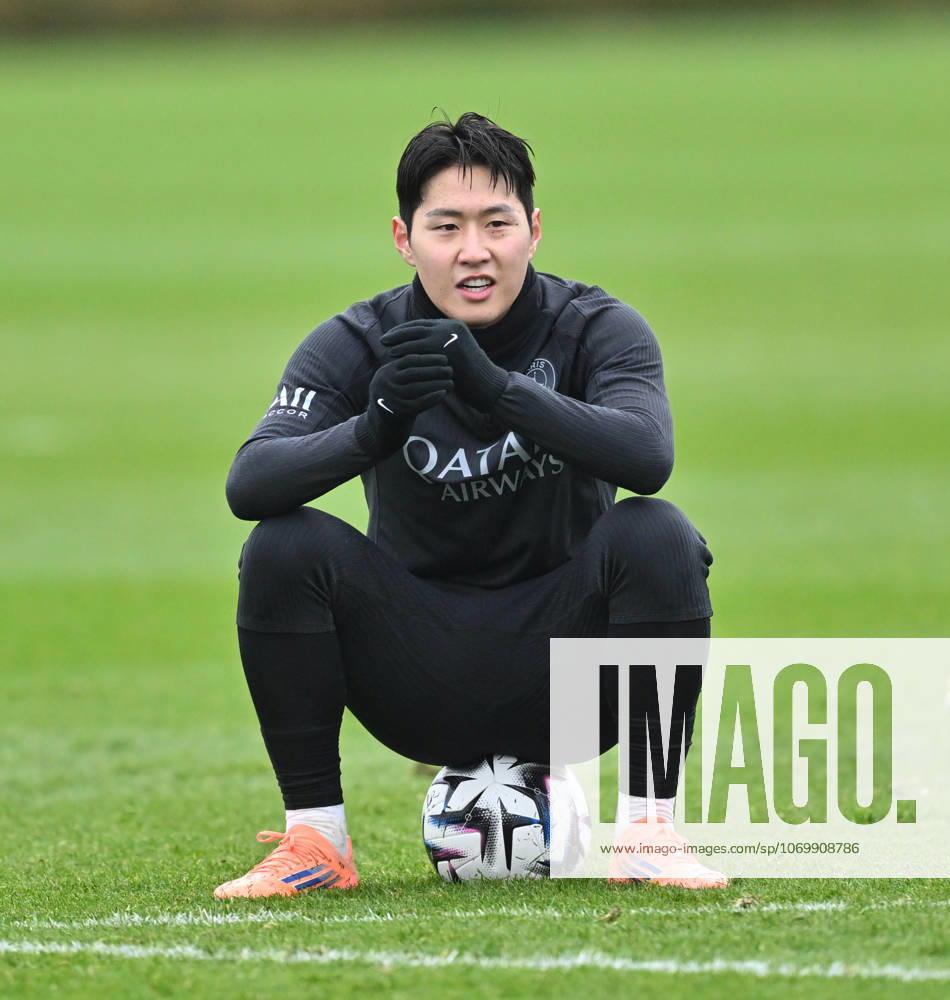Paris Saint-Germain media day at the PSG Campus POISSY, FRANCE - DECEMBER 04: Player of Paris Saint-Germain (PSG) Lee Kang-in is seen during a training session on media day at the PSG Campus in Poissy, west of Paris, France on December 04, 2025. Mustafa Yalcin Anadolu Poissy France. Editorial use only. Please get in touch for any other usage.