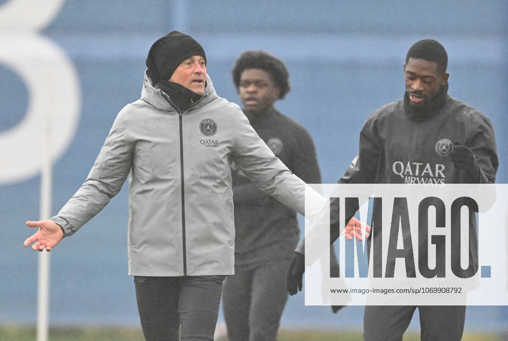 Paris Saint-Germain media day at the PSG Campus POISSY, FRANCE - DECEMBER 04: Head coach of PSG Luis Enrique (L) and Ousmane Dembele (R) gesture during a training session on media day at the PSG Campus in Poissy, west of Paris, France on December 04, 2025. Mustafa Yalcin Anadolu Poissy France. Editorial use only. Please get in touch for any other usage.