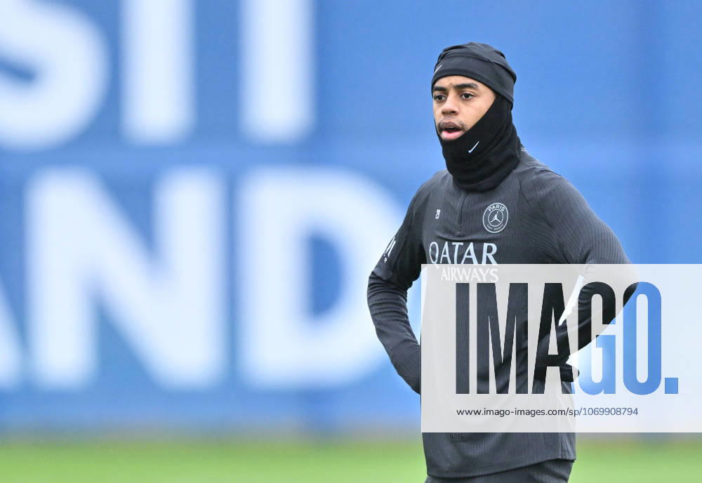 Paris Saint-Germain media day at the PSG Campus POISSY, FRANCE - DECEMBER 04: Player of Paris Saint-Germain (PSG) Bradley Barcola is seen during a training session on media day at the PSG Campus in Poissy, west of Paris, France on December 04, 2025. Mustafa Yalcin Anadolu Poissy France. Editorial use only. Please get in touch for any other usage.