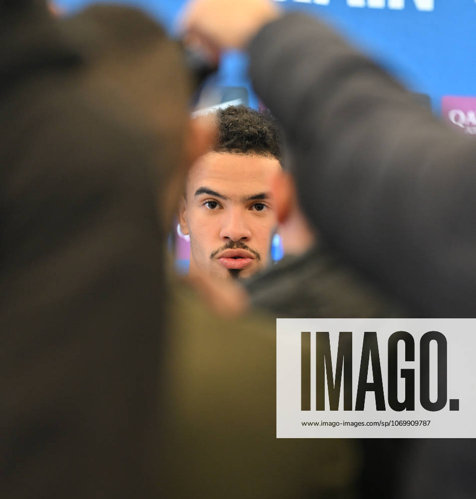 Paris Saint-Germain media day at the PSG Campus POISSY, FRANCE - DECEMBER 04: Warren Zaire-Emery, player of Paris Saint-Germain speaks to press during a media day at the PSG Campus in Poissy, west of Paris, France on December 04, 2025. Mustafa Yalcin Anadolu Paris France. Editorial use only. Please get in touch for any other usage.