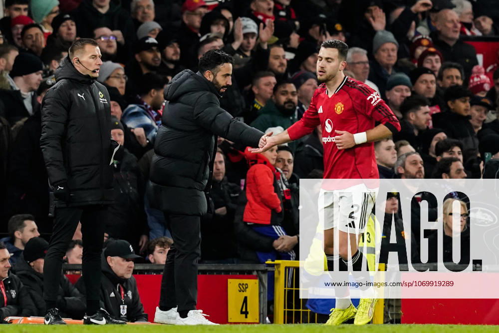 Manchester, England, 4th December 2025. Diogo Dalot of Manchester United, ManU celebrates his goal to make it 1-0 with Ruben Amorim manager of Manchester United during the Manchester United vs West Ham United Premier League match at Old Trafford, Manchester. Picture credit should read: Andrew Yates Sportimage . SPI_040_AY_MANUTD_WESTHAM SPI-4345-0041