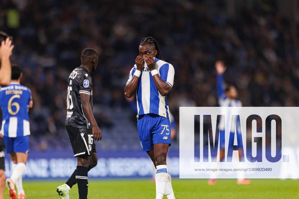 Yann Karamoh and Beni Mukendi seen during Taca Da Liga 25 26 quarterfinal between teams of FC Porto and Vitoria SC (Bernardo Benjamim Ball Raw Images) Porto Estadio do Dragao Portugal