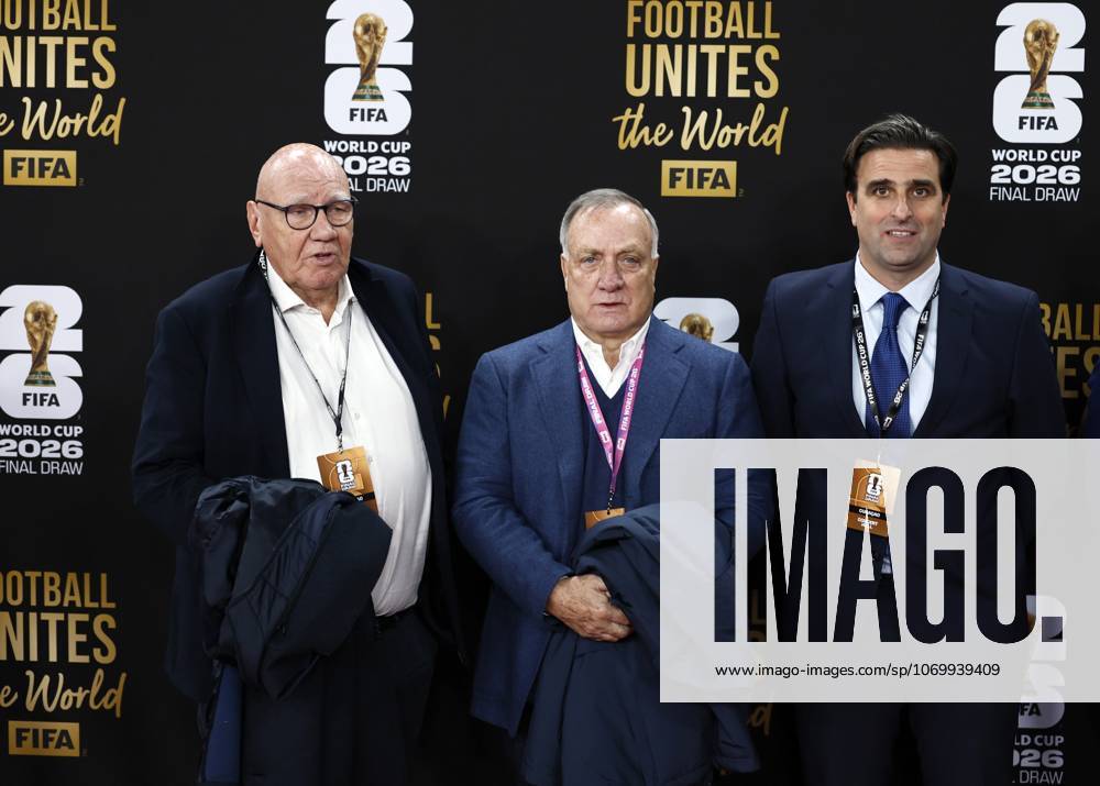 WASHINGTON - Curacao press officer Kees Jansma (left) and Curacao national coach Dick Advocaat (2nd left) on the red carpet prior to the draw for the 2026 World Cup in the United States. ANP KOEN VAN WEEL netherlands out - belgium out Washington IVx 543970464 originalFilename: 543970464