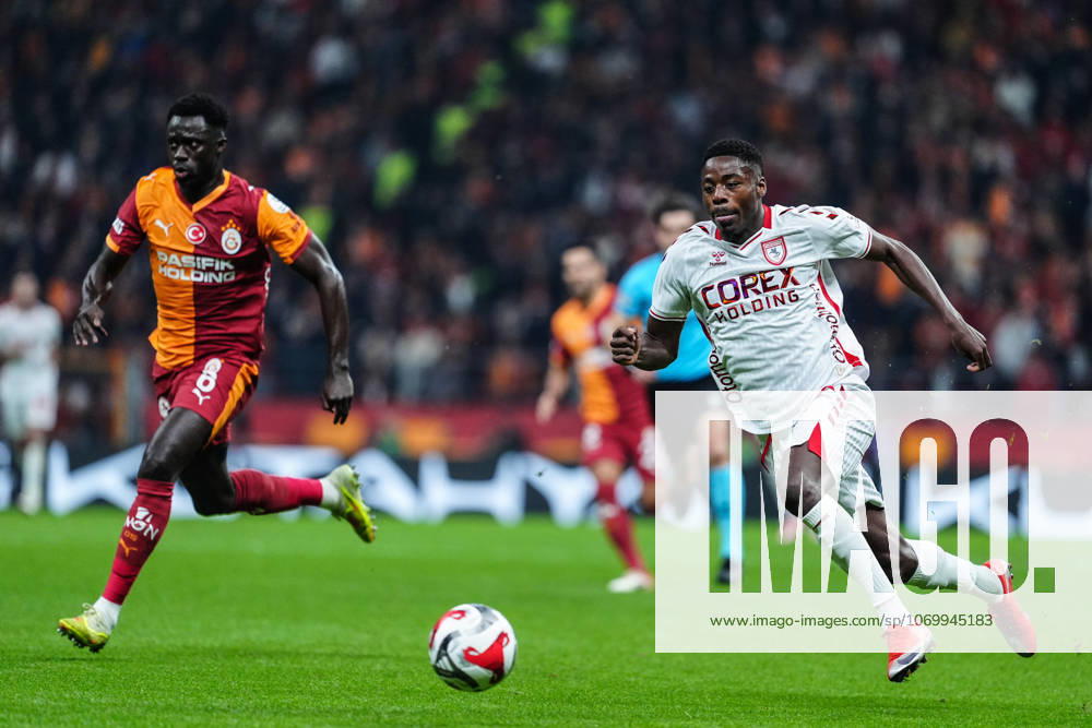 Galatasaray v Samsunspor - Turkish Super Lig ISTANBUL, TURKIYE - DECEMBER 5: Davinson Sanchez (L) of Galatasaray in action against Anthony Musaba (R) of Samsunspor during Turkish Super Lig week 15 football match between Galatasaray and Samsunspor at RAMS Park in Istanbul, Turkiye on December 5, 2025. Bunyamin Celik Anadolu Istanbul Turkey. Editorial use only. Please get in touch for any other usage.