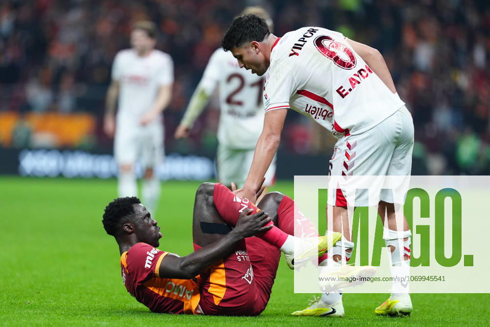 Galatasaray v Samsunspor - Turkish Super Lig ISTANBUL, TURKIYE - DECEMBER 5: Davinson Sanchez of Galatasaray gets injured during Turkish Super Lig week 15 football match between Galatasaray and Samsunspor at RAMS Park in Istanbul, Turkiye on December 5, 2025. Bunyamin Celik Anadolu Istanbul Turkey. Editorial use only. Please get in touch for any other usage.