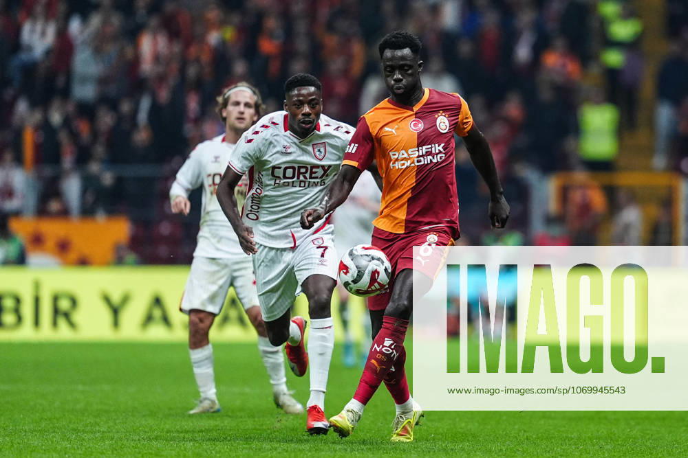 Galatasaray v Samsunspor - Turkish Super Lig ISTANBUL, TURKIYE - DECEMBER 5: Davinson Sanchez (6) of Galatasaray in action against Anthony Musaba (7) of Samsunspor during Turkish Super Lig week 15 football match between Galatasaray and Samsunspor at RAMS Park in Istanbul, Turkiye on December 5, 2025. Bunyamin Celik Anadolu Istanbul Turkey. Editorial use only. Please get in touch for any other usage.