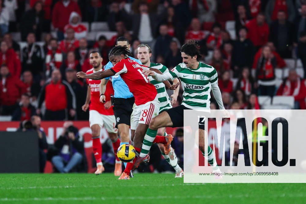 Francisco Trincao (Sporting CP) in action during the match between SL Benfica and Sporting CP, valid for Liga Portugal Betclic 2025 2026 at Estadio do Lisboa e Benfica on 5 December 2025. Lisboa Estadio Sport Lisboa e Benfica Lisboa Portugal