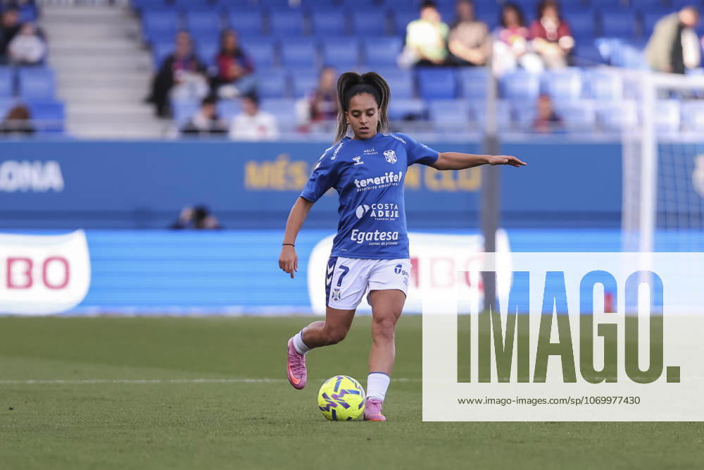 Sakina Ouzraoui Diki of Costa Adeje Tenerife warms up during the Spanish Women league, Liga F, football match played between FC Barcelona, Barca and Costa Adeje Tenerife at Johan Cruyff Stadium on December 06, 2025 in Sant Joan Despi, Barcelona. Sant Joan Despi Spain - ZUMAa181 20251206_zaa_a181_103