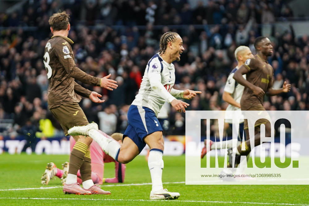 Tottenham Hotspur v Brentford, Premier League Xavi Simons of Tottenham Hotspur celebrating his goal to make it 2-0 during the Tottenham Hotspur v Brentford Premier League match at the Tottenham Hotspur Stadium, London, England on 6 December 2025 Credit: Dylan Hepworth Every Second Media Editorial use only. All images are copyright Every Second Media Limited. No images may be reproduced without prior permission. All rights reserved. Premier League and Football League images are subject to licensing agreements with Football DataCo Limited. see https: www.football-dataco.com