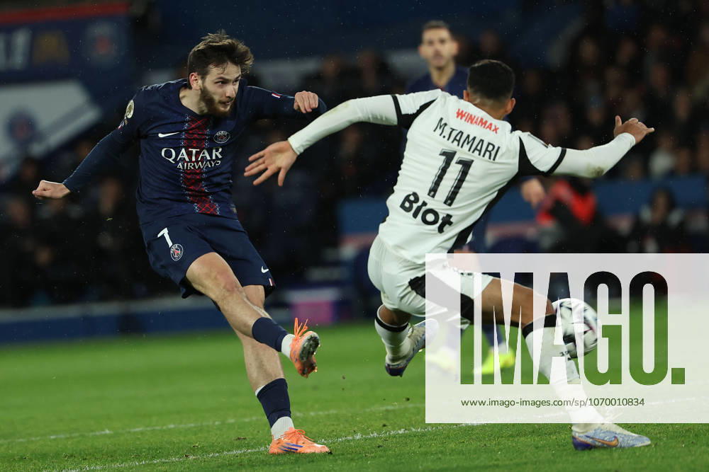 FBL FRA LIGUE1 Paris Saint Germain Stade Rennes Khvicha Kvaratskhelia Paris Saint Germain scores a goal, Mousa al Taamari Stade Rennes during the French L1 football match between Paris Saint Germain PSG an Stade Rennes at Parc des Princes Paris ,France, on December 06, 2025