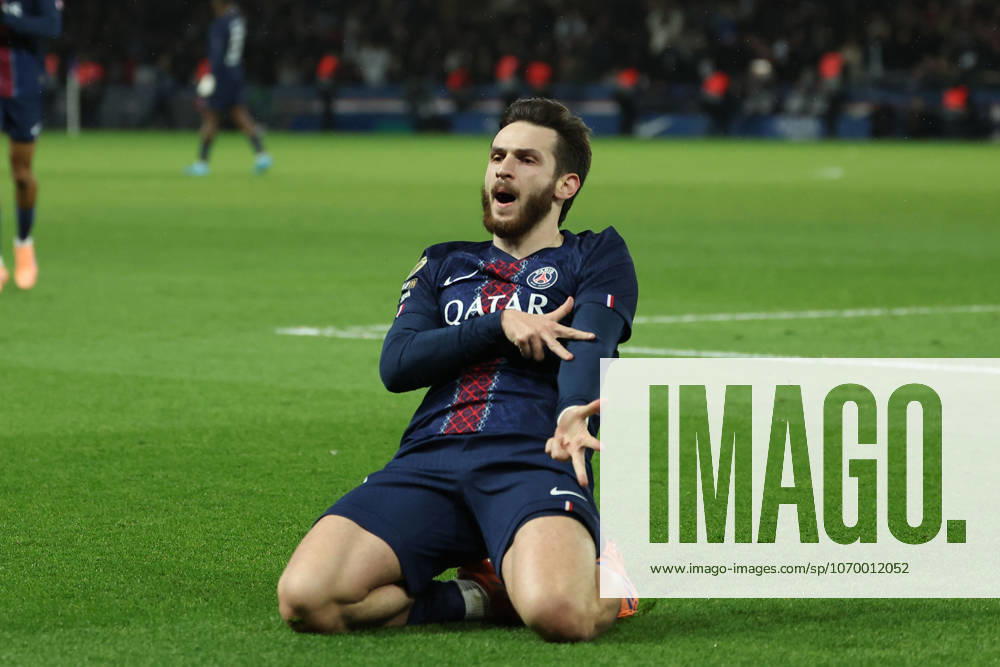 FBL FRA LIGUE1 Paris Saint Germain Stade Rennes Khvicha Kvaratskhelia Paris Saint Germain celebrate the goal during the French L1 football match between Paris Saint Germain PSG an Stade Rennes at Parc des Princes Paris ,France, on December 06, 2025