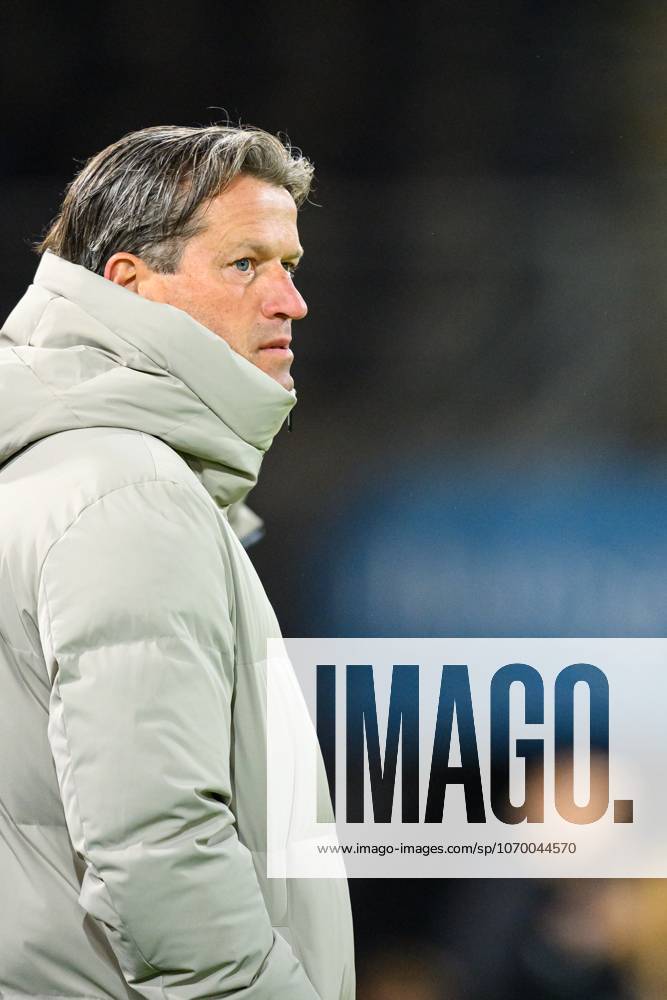 ALMELO , 06 12-2025 , Stadium Asito , season 2025 2026 , Dutch Eredivisie football , match between Heracles Almelo and Telstar , picture shows Heracles Almelo coach Ernest Faber Heracles - Telstar x32399395x