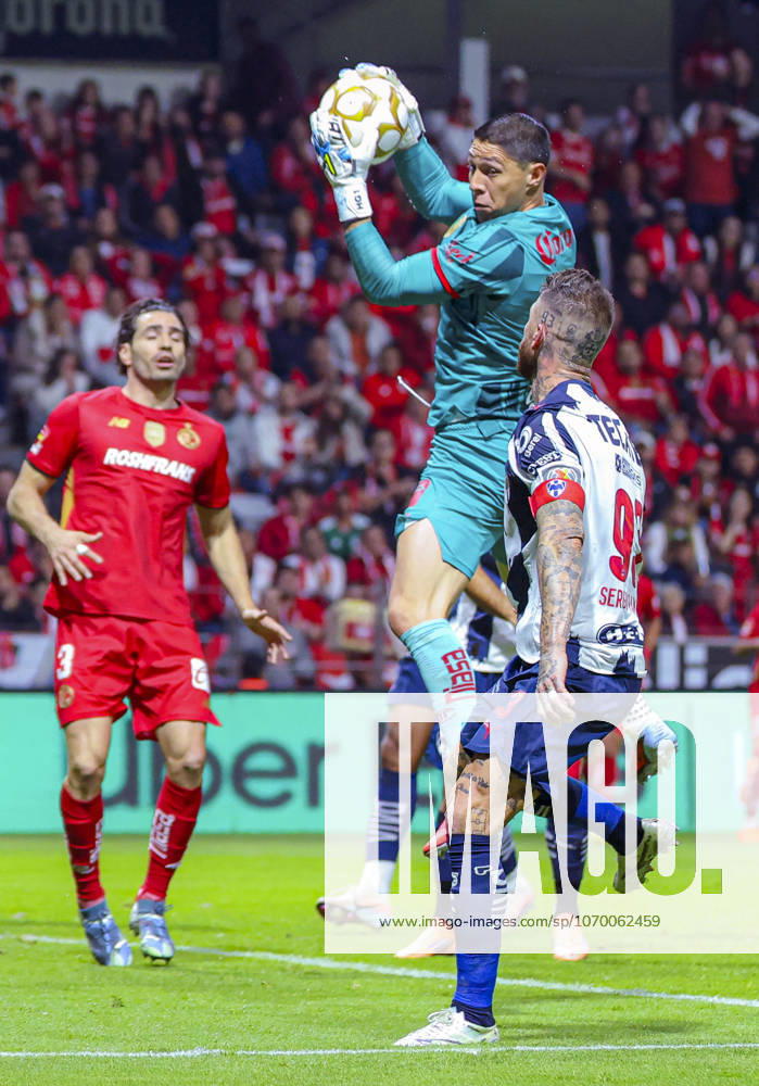 LIGA BBVA MX 2025 LIGA BBVA MX 2025 TOLUCA VS RAYADOS MONTERREY 06122025 TOLUCA, ESTADO DE MEXICO, MEXICO. Action photo of Hugo Gonzalez, goalkeeper of Diablos Rojos del Toluca, during semifinal game of the Torneo de Apertura 2025 of the BBVA Liga MX, held at the Estadio Nemesio Diez of Toluca, Estado de Mexico against Rayados Monterrey. Foto de accion de Hugo Gonzalez, portero de los Diablos Rojos del Toluca, durante juego semifinal del Torneo Apertura 2025 de la Liga BBVA MX, celebrado en el estadio Nemesio Diez de Toluca, Estado de Mexico en contra de Rayados Monterrey. IMAGENSHOP AGENCIA FOTOGRAFICA TOLUCA ESTADO DE MEXICO MEXICO
