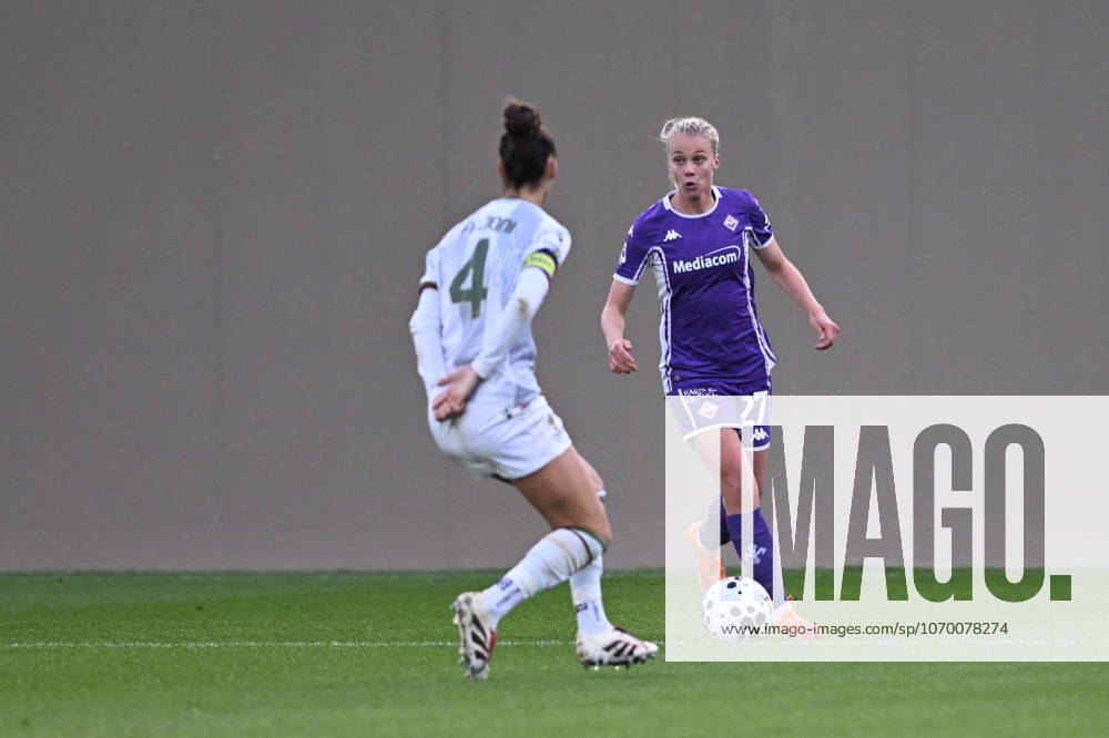CALCIO - Serie A Femminile - ACF Fiorentina vs Ternana Women Katia Tryggvadotti Fiorentina) agains Pacioni Elenora (Ternana) during ACF Fiorentina vs Ternana Women, Italian football Serie A Women match in Bagno a Ripoli (FI), Italy, December 07 2025 Bagno a Ripoli (FI) Italy
