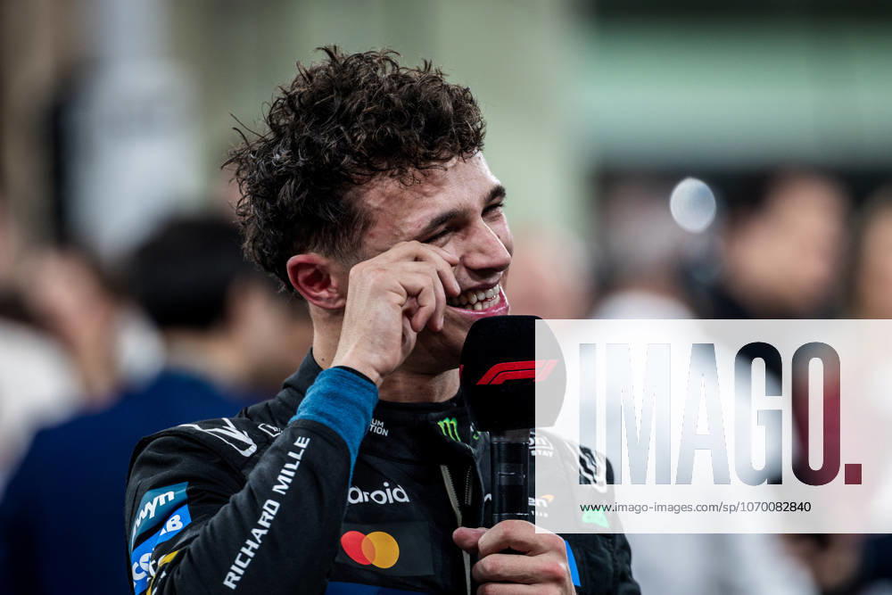 2025 Formula One Abu Dhabi Grand Prix Yas Marina Circuit, Abu Dhabi, United Arab Emirates 7.December.2025; Lando Norris of Great Britain and McLaren F1 Team during Formula One Abu Dhabi Grand Prix (Photo by Jay Hirano) Abu Dhabi Yas Marina Circuit United Arab Emirates