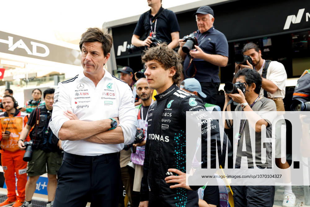 Toto Wolff AUT, Mercedes AMG Petronas F1 Team , 12 Andrea Kimi Antonelli ITA, Mercedes AMG Petronas F1 Team , F1 Grand Prix of Abu Dhabi at Yas Marina Circuit on December 7, 2025 in Abu Dhabi, United Arab Emirates Photo by HOCH ZWEI Abu Dhabi United Arab Emirates