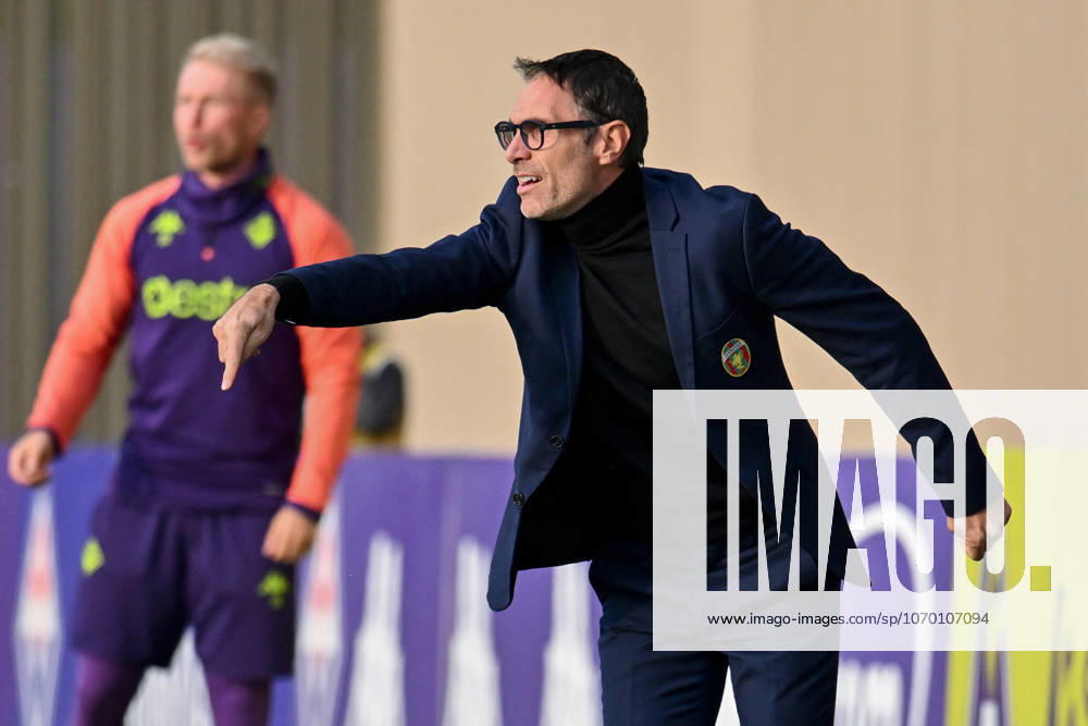 CALCIO - Serie A Femminile - ACF Fiorentina vs Ternana Women Ternana Women s coach Antonio Cincotta during ACF Fiorentina vs Ternana Women, Italian football Serie A Women match in Bagno a Ripoli (FI), Italy, December 07 2025 Bagno a Ripoli (FI) Italy