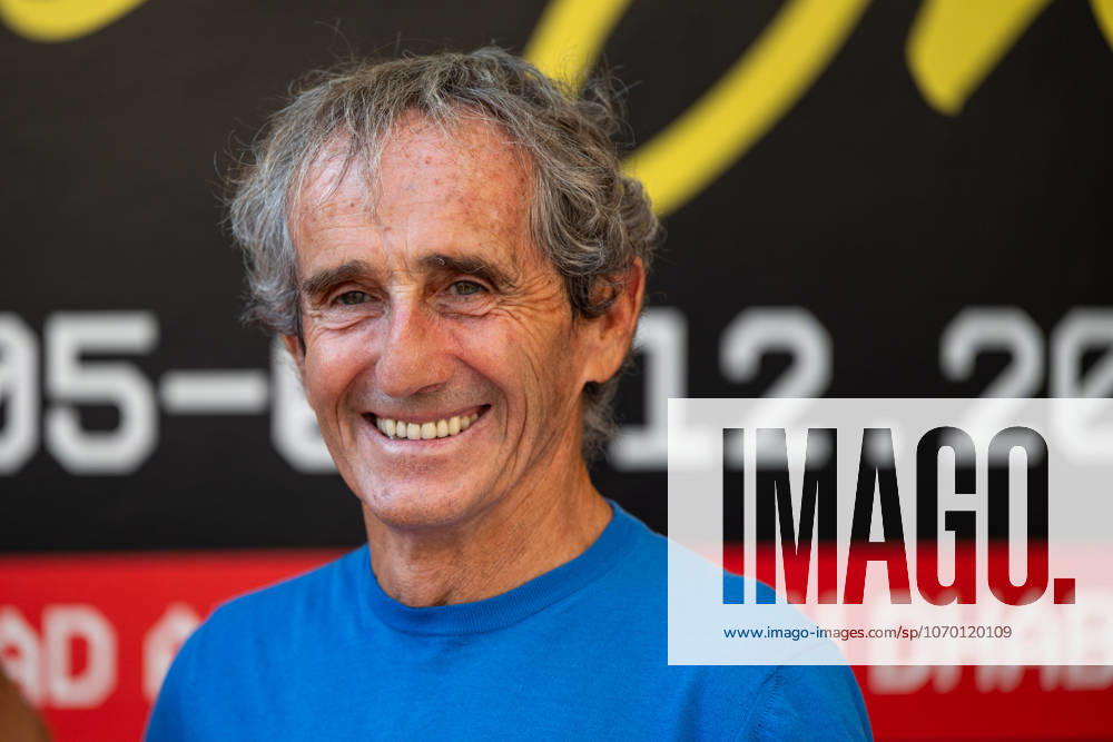 Alain Prost France, former world champion, racing driver , UAE, Formula 1 World Championship, Abu Dhabi Grand Prix, Yas Marina Circuit, race, 07 12 2025 UAE, Formula 1 World Championship, Abu Dhabi Grand Prix, Yas Marina Circuit, race, 07 12 2025 Yas Marina Island
