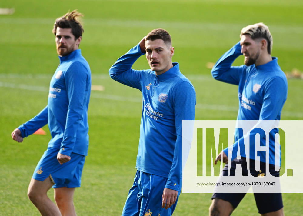 0912 2025, Football , UEFA Champions League , 2025 2026 , Bayer Leverkusen , Training before the match against Newcastle United from left to right Jonas Hofmann , Patrick Schick and Robert Andrich all Bayer 04 Leverkusen Leverkusen