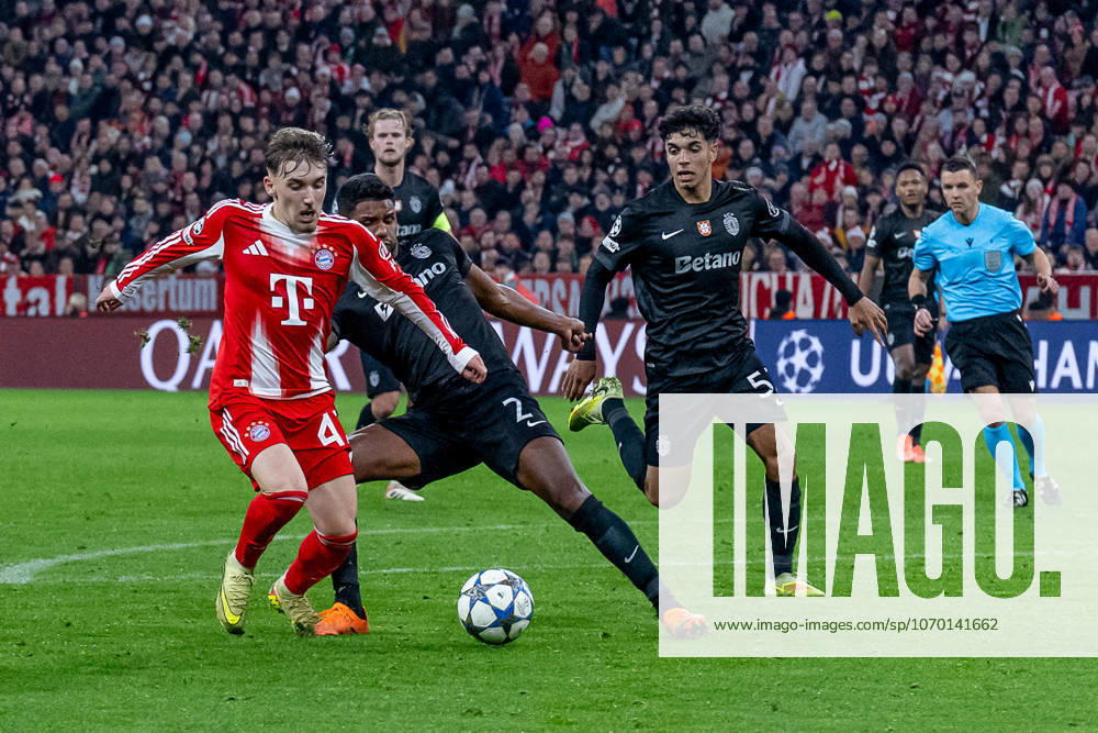Fight for the ball duel between Lennart Karl FC Bayern Muenchen, 42 and Matheus Reis Sporting Lisbon, 2 , behind Joao Simoes Sporting Lisbon, 52 GER, FC Bayern Muenchen vs Sporting Lisbon SCP, Football, Champions League, League Phase 6 Matchday, Season 2025 2026, 09 12 2025 GER, FC Bayern Muenchen vs Sporting Lisbon SCP, Football, Champions League, League Phase 6 Matchday, Season 2025 2026, 09 12 2025 Muenchen