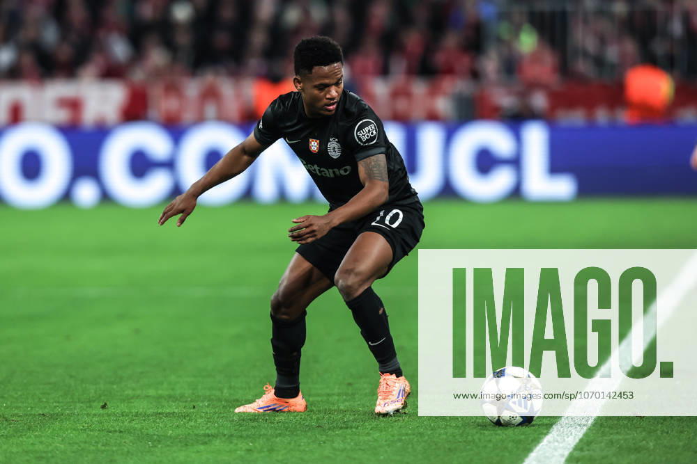 Sport, Football, UEFA Champions League Season 2025 2026 League Phase 6 Matchday FC Bayern Munich Sporting Clube de Portugal 09 12 2025, Allianz Arena Geny Catamo Sporting Lisbon, 10 Munich Allianz Arena Bayern Germany
