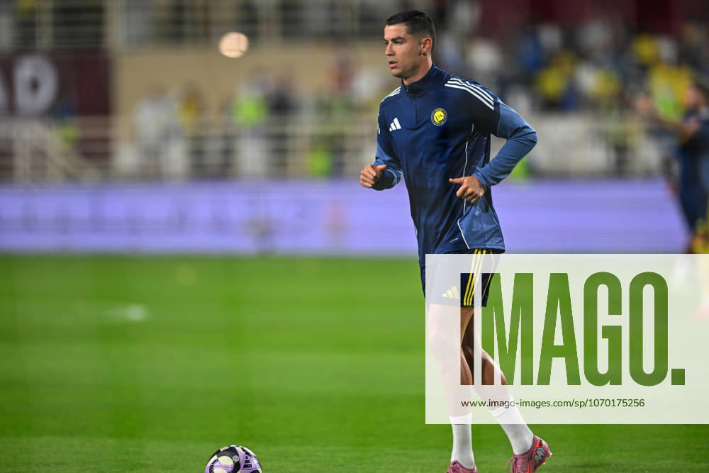 Al Nassr v Al Wahda - Friendly Match ABU DHABI, UNITED ARAB EMIRATES - DECEMBER 10: Cristiano Ronaldo of Al Nassr warms up before the friendly football match between Al Nassr and Al Wahda at Al Nahyan Stadium in Abu Dhabi, United Arab Emirates on December 10, 2025. Waleed Zein Anadolu Abu Dhabi United Arab Emirates. Editorial use only. Please get in touch for any other usage.