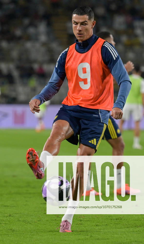 Al Nassr v Al Wahda - Friendly Match ABU DHABI, UNITED ARAB EMIRATES - DECEMBER 10: Cristiano Ronaldo of Al Nassr warms up before the friendly football match between Al Nassr and Al Wahda at Al Nahyan Stadium in Abu Dhabi, United Arab Emirates on December 10, 2025. Waleed Zein Anadolu Abu Dhabi United Arab Emirates. Editorial use only. Please get in touch for any other usage.