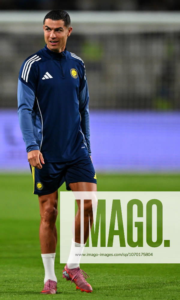 Al Nassr v Al Wahda - Friendly Match ABU DHABI, UNITED ARAB EMIRATES - DECEMBER 10: Cristiano Ronaldo of Al Nassr warms up before the friendly football match between Al Nassr and Al Wahda at Al Nahyan Stadium in Abu Dhabi, United Arab Emirates on December 10, 2025. Waleed Zein Anadolu Abu Dhabi United Arab Emirates. Editorial use only. Please get in touch for any other usage.