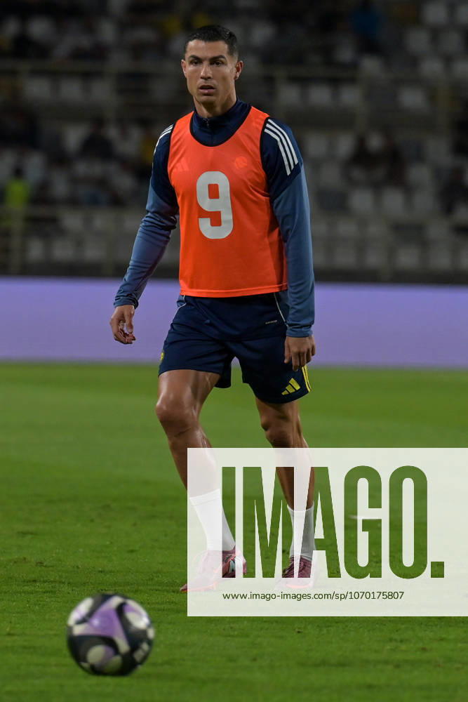Al Nassr v Al Wahda - Friendly Match ABU DHABI, UNITED ARAB EMIRATES - DECEMBER 10: Cristiano Ronaldo of Al Nassr warms up before the friendly football match between Al Nassr and Al Wahda at Al Nahyan Stadium in Abu Dhabi, United Arab Emirates on December 10, 2025. Waleed Zein Anadolu Abu Dhabi United Arab Emirates. Editorial use only. Please get in touch for any other usage.