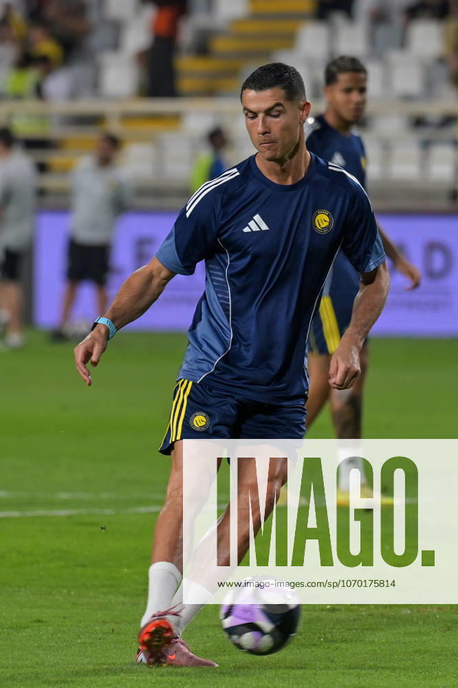 Al Nassr v Al Wahda - Friendly Match ABU DHABI, UNITED ARAB EMIRATES - DECEMBER 10: Cristiano Ronaldo of Al Nassr warms up before the friendly football match between Al Nassr and Al Wahda at Al Nahyan Stadium in Abu Dhabi, United Arab Emirates on December 10, 2025. Waleed Zein Anadolu Abu Dhabi United Arab Emirates. Editorial use only. Please get in touch for any other usage.