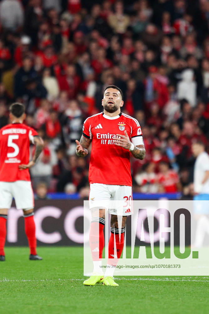 SL Benfica v Napoles FC - UEFA Champions League 2025 2026 Defesa central Argentino do Benfica, Nicolas Otamendi 30 durante a partida entre SL Benfica v Napoles FC, valida pela fase de Grupos da Uefa Champions League 2025 2026, no Estadio da Luz, Portugal (Foto de Diogo Faria Reis Avant Sports) Lisboa Estadio da Luz Portugal