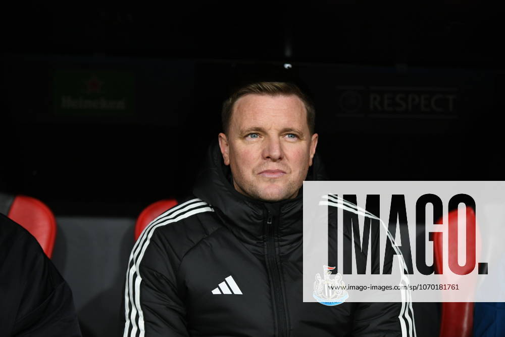 Bayer Leverkusen v Newcastle United - UEFA Champions League LEVERKUSEN, GERMANY - DECEMBER 10: Head coach of Newcastle United Eddie Howe follows the UEFA Champions League match against Bayer Leverkusen at BayArena in Leverkusen, Germany, on December 10, 2025. Hesham Elsherif Anadolu Leverkusen Germany. Editorial use only. Please get in touch for any other usage.