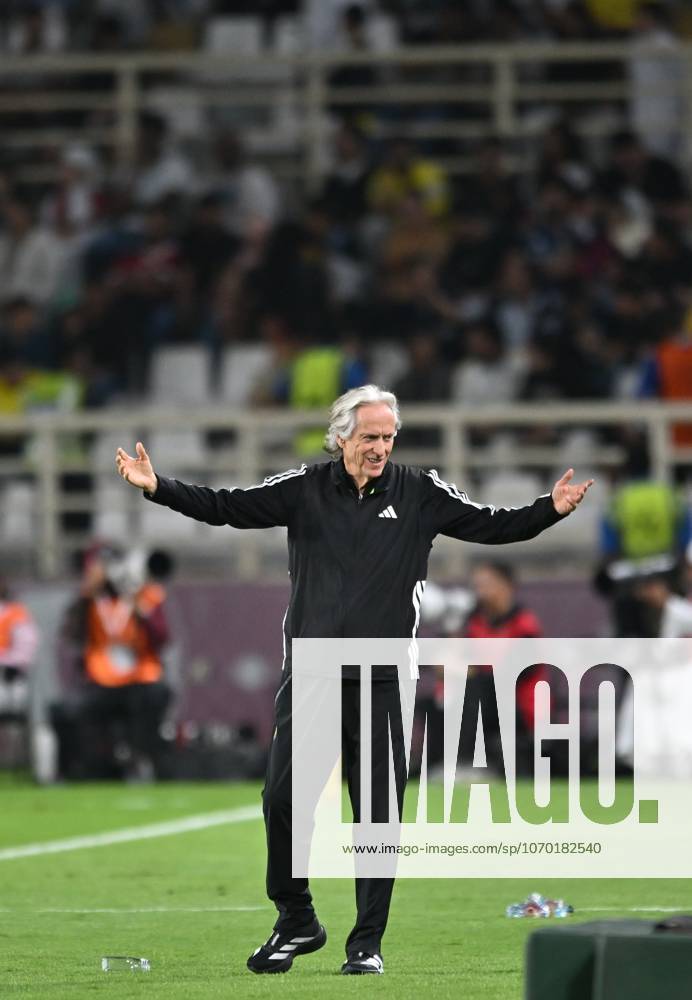 Al Nassr v Al Wahda - Friendly Match ABU DHABI, UNITED ARAB EMIRATES - DECEMBER 10: Head Coach Jorge Jesus of Al Nassr reacts during the friendly football match between Al Nassr and Al Wahda at Al Nahyan Stadium in Abu Dhabi, United Arab Emirates on December 10, 2025. Waleed Zein Anadolu Abu Dhabi United Arab Emirates. Editorial use only. Please get in touch for any other usage.