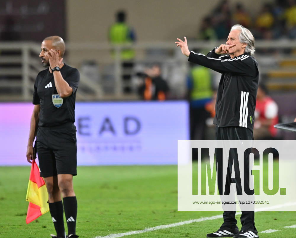 Al Nassr v Al Wahda - Friendly Match ABU DHABI, UNITED ARAB EMIRATES - DECEMBER 10: Head Coach Jorge Jesus of Al Nassr reacts during the friendly football match between Al Nassr and Al Wahda at Al Nahyan Stadium in Abu Dhabi, United Arab Emirates on December 10, 2025. Waleed Zein Anadolu Abu Dhabi United Arab Emirates. Editorial use only. Please get in touch for any other usage.