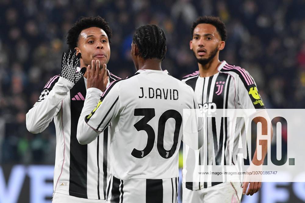 Foto IPP Massimo Rana Torino 10-12-2025 Calcio Champions League 2025 2026 Juventus-Pafos nella foto esulta jonathan david Italy Photo Press - World Copyright italy ITALY