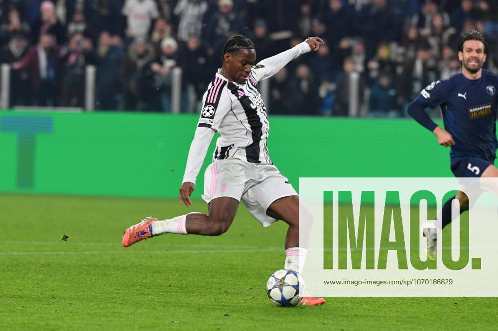 Foto IPP Massimo Rana Torino 10-12-2025 Calcio Champions League 2025 2026 Juventus-Pafos nella foto gol jonathan david Italy Photo Press - World Copyright italy ITALY