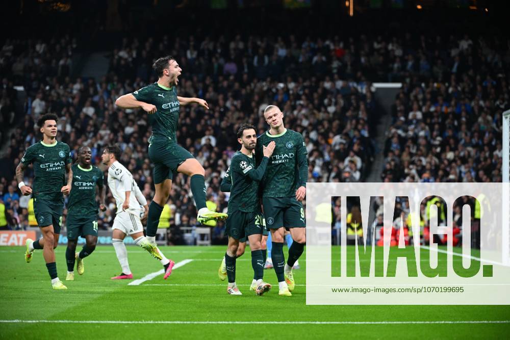 Gonzalez nico silva bernardo haaland erling FOOT CHAMPIONS LEAGUE 2025 REAL MADRID MANCHESTER CITY 1 2 STADE SANTIAGO BERNABEU MADRID SPAIN 10 12 2025 REAU ALEXIS 1 2 haaland erling penalty kick MADRID STADE SANTIAGO BERNABEU Spain GermanyxJapanxUKxFrancexBelgiumxOUT