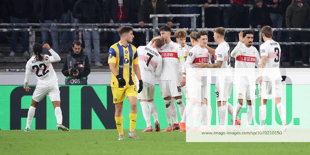 Stuttgart, soccer UEFA Europa League, season 2025 2026, VfB Stuttgart vs Maccabi Tel Aviv, cheering after the 1 0 goal, scorer Lorenz Assignon VfB