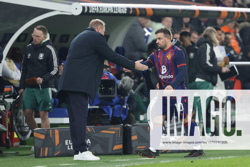 FC Basel Aston Villa Ludovic Magnin Xherdan Shaqiri FC Basel 11 12 2025 Stadion St Jakob Park Basel, SWITZERLAND, Season 2025 2026 Men Football UEFA Europa League FC Basel Aston Villa Coach Ludovic Magnin Xherdan Shaqiri FC Basel