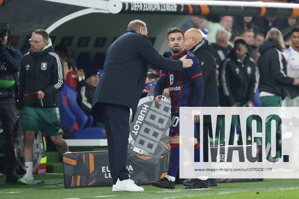 FC Basel Aston Villa Ludovic Magnin Xherdan Shaqiri FC Basel 11 12 2025 Stadion St Jakob Park Basel, SWITZERLAND, Season 2025 2026 Men Football UEFA Europa League FC Basel Aston Villa Coach Ludovic Magnin Xherdan Shaqiri FC Basel