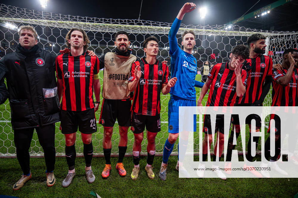 FC Midtjylland v Genk, UEFA Europa League, Herning, Denmark Herning, Denmark. 11th, December 2025. The players of FC Midtjylland seen in celebration with the fans after the UEFA Europa League match between FC Midtjylland and Genk at MCH Arena in Herning. Denmark, Herning