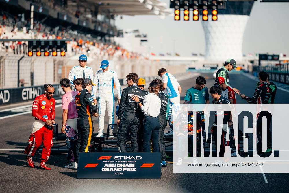 Formula 1 Abu Dhabi Grand Prix 2025 F1 drivers class picture 2025 on race day at the Abu Dhabi GP 2025 07 12 2025