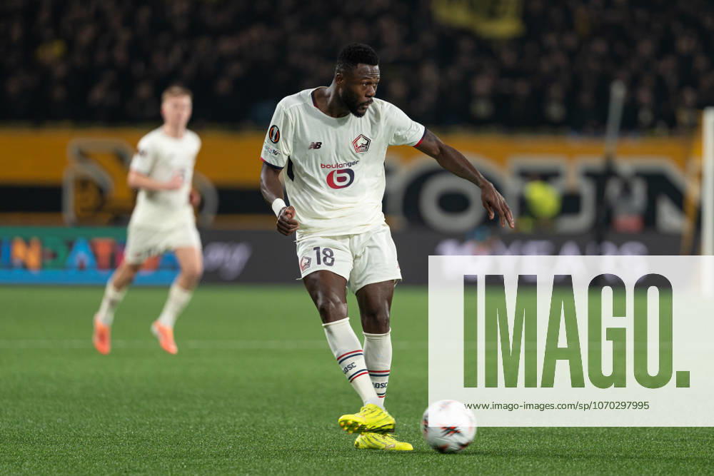 Chancel Mbemba (18 Lille) giving a pass during the UEFA Europa League match between BSC Young Boys and Lille OSC at Stadion Wankdorf in Bern, Switzerland. (Photo by Carla Botica Sports Press Photo SPP)