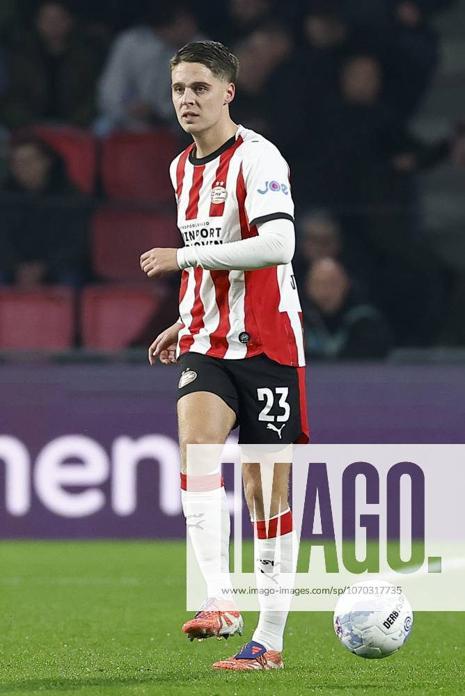 , Philips stadium , season 2025 2026 , Dutch Eredivisie football , match between PSV and Heracles Almelo , final score 4-3 , picture shows PSV player Joey Veerman PSV - Heracles x200172046x