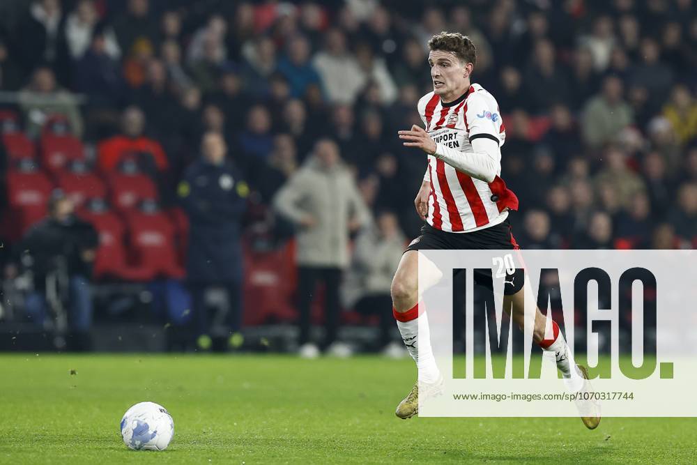 , Philips stadium , season 2025 2026 , Dutch Eredivisie football , match between PSV and Heracles Almelo , final score 4-3 , picture shows PSV player Guus Til PSV - Heracles x200172049x